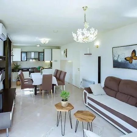 Kerum Rooftop With Intex Pure * Stobreč